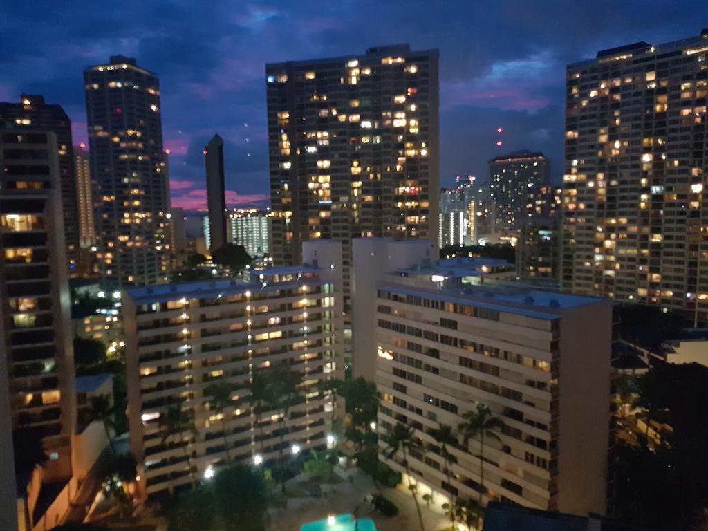 Gem Of Waikiki At Inn On The Park Honolulu Ngoại thất bức ảnh